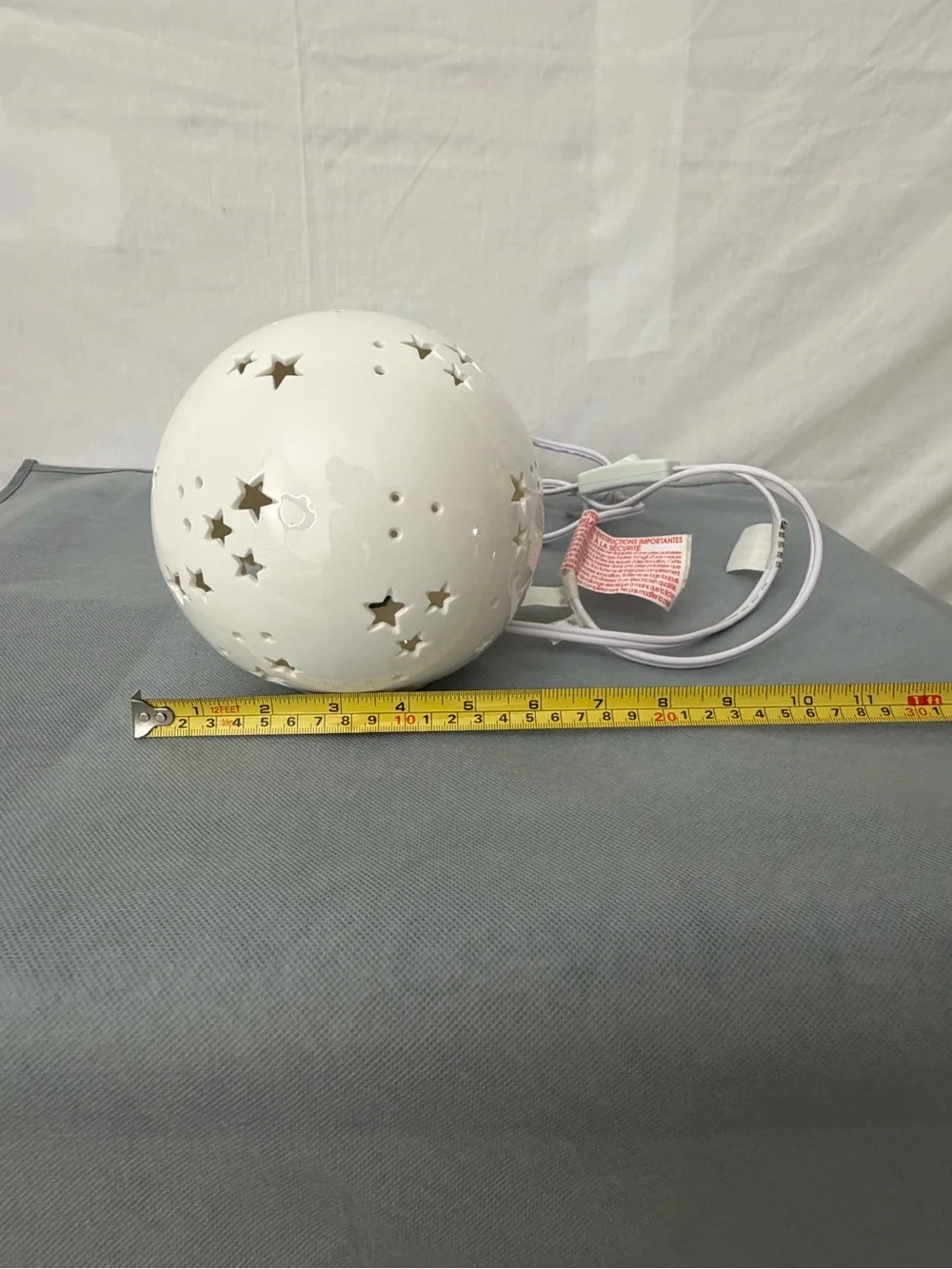Howin White Ceramic Star Cutout Porcelain Table Lamp Night Light(F234)